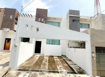 Casa de 3 habitaciones, Boca del Río · Casa con 220 m² Superficie de Terreno, 3 Habitaciones en Venta en Lomas del Mar
