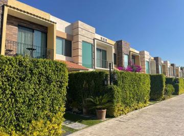 Casa · 160m² · 3 Recámaras · 2 Estacionamientos · Casa - Lomas de Jiutepec