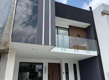 Casa · 230m² · 4 Recámaras · 2 Estacionamientos · Casa en Equipamiento Zona Cementos Atoyac