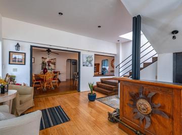 Casa · 450m² · 3 Recámaras · 3 Estacionamientos · Casa con Gran Vista en Tijuana