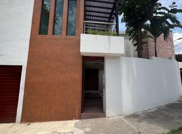 Casa de 4 habitaciones, Cuernavaca · Casa en Privada, Vigilancia, Recamara en Planta Baja, Alberca, Zona Centro - Chapultepec, Cuernavaca