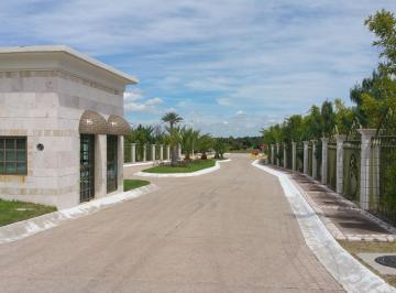 Terreno / Lote · 160m² · Terreno en Venta en Las Villas Residencial Circuito Vía Venecia - (4)