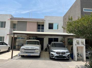 Casa de 3 habitaciones, · Casa en Venta en León Guanajuato, Vía Campos Otoñales Aurora de Albazul, Junto a Central Delta