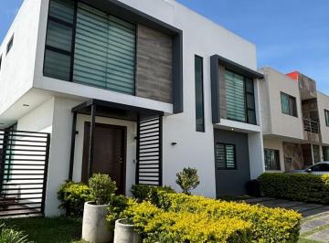 Casa de 3 habitaciones, Tlajomulco de Zúñiga · Casa en Venta en Casa Fuerte