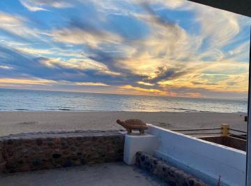 Casa · 230m² · 4 Recámaras · 2 Estacionamientos · Bahía de Kino, Casa Tortuga, Orilla de Playa, Renta $6,000 Noche