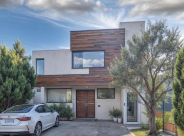 Casa de 3 habitaciones, Querétaro · Residencia en Venta en Grand Juriquilla, Diseño de Autor, Doble Altura, Premium