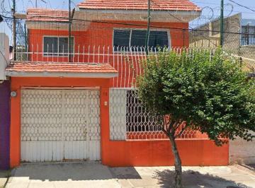 Casa de 3 habitaciones, Ecatepec de Morelos · Casa en Venta en Ecatepec Jardines de Morelos