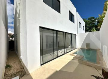 Casa · 203m² · 4 Recámaras · 2 Estacionamientos · Vendo Hermosa Casa en Fase 2 Aqua Residencial de 2 Niveles 4 Rec y Alberca Privada