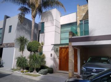 Casa de 4 habitaciones, San Pedro Cholula · Residencia Amplio Jardín con Excelentes Acabados