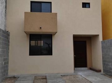 Casa · 144m² · 3 Recámaras · 2 Estacionamientos · Casa - Miramar