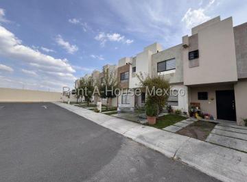 Casa de 3 habitaciones, El Marqués · Venta de Casa en Rincones de Marques.