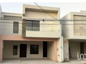 Casa · 145m² · 3 Recámaras · 2 Estacionamientos · Oportunidad Casa en Venta Col Ampliacion Unidad Nacional Ciudad Madero Tamaulipas