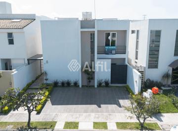 Casa Venta de 3 habitaciones · ¡Hermosa Casa Residencial en El Sur!