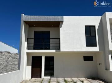 Casa · 155m² · 3 Recámaras · 2 Estacionamientos · Casa en Venta en Fracc. Cotto de Asturias Durango