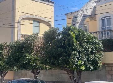 a7d6e9b37d1a51309affe0df570ed008d09aecbd6c565ab7325f74d877dc1905 · Oportunidad Amplia Casa en Venta en Los Eucaliptos.