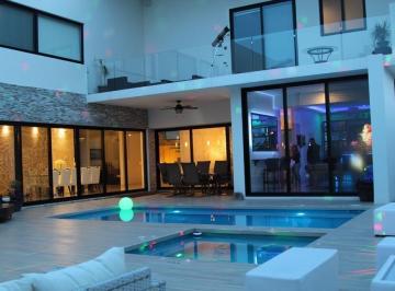 Casa · 601m² · 5 Recámaras · Casa en Residencial Cumbres Estilo Resort Doble Terreno