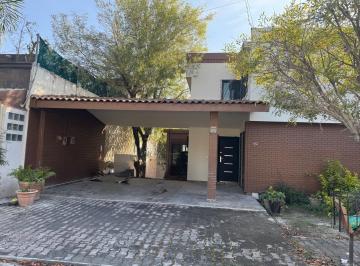 Casa · 247m² · 3 Recámaras · 2 Estacionamientos · Casa en Venta en Cumbres 3er Sector, Monterrey, N. L