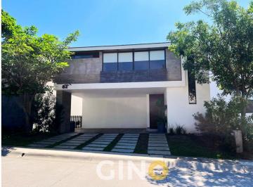 Casa · 283m² · 3 Recámaras · 4 Estacionamientos · Casa en Venta en La Primavera Culiacán