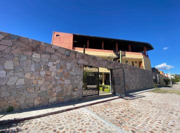 Casa de 8 habitaciones, Ezequiel Montes · Hotel Rángu en Venta en Peña de Bernal