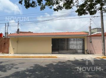 Casa · 174m² · 3 Recámaras · 2 Estacionamientos · Casa de Una Planta en Venta en Col. Unidad Nacional, Cd. Madero