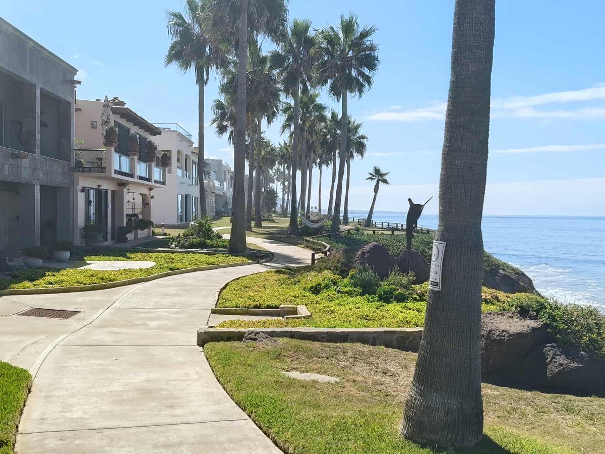 House For Sale a Few Steps From The Beach Ocean View / Casa en Venta a Unos Pasos de La Playa