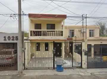 Casa de 3 habitaciones, Monclova · Casa en Monclova, Coah de 3 Habitaciones