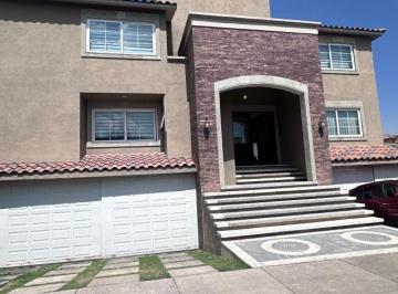 Casa de 4 habitaciones, Metepec · Renta de Casa Amueblada en Portofino Country Royal, Metepec