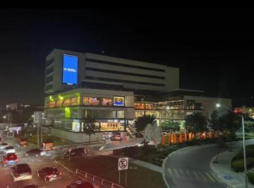 Local comercial · 193m² · 5 Estacionamientos · Local Para Oficinas Equipado