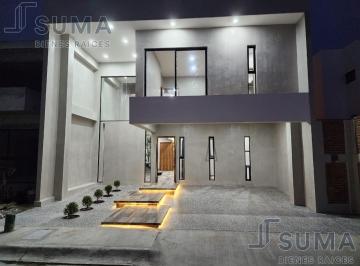 Casa · 216m² · 4 Recámaras · 2 Estacionamientos · Casa en Venta en Fracc. Los Manantiales, Alvarado Veracruz.