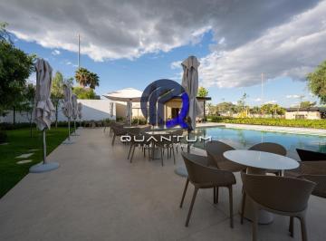 Casa · 212m² · 4 Recámaras · 3 Estacionamientos · Casa Venta