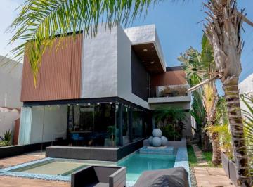 Casa · 320m² · 3 Recámaras · 2 Estacionamientos · Casa - Temozón Norte