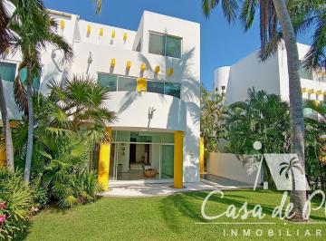 Casa · 238m² · 3 Recámaras · 2 Estacionamientos · Villa en Venta Campo de Golf Vidanta Acapulco Diamante