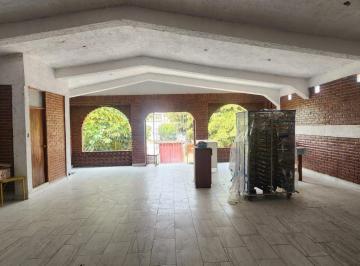 Casa · 300m² · 6 Recámaras · 10 Estacionamientos · Casa en Renta en Chalco Centro