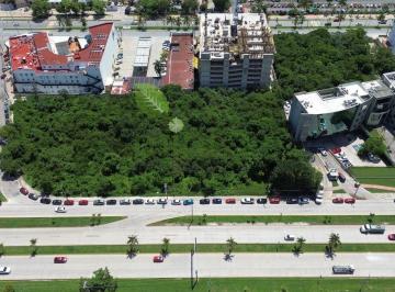 0953797194907f294e3e756af88834fe728f940889cf11de9f03863da284cf68 · Venta Terreno Comercial Cancun Av Tulum Zona Hospitales 4.5 Mil m²