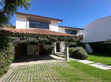Casa · 445m² · 3 Recámaras · 2 Estacionamientos · Casa en Venta en Campestre Morillotla, San Andrés Cholula, Puebla