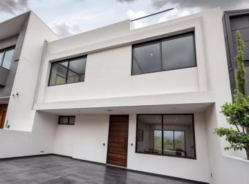Casa de 3 habitaciones, Querétaro · Casa en Venta en Milenio III, 3 m Recámaras, 4.5 Baños, 3 Autos, Seguridad 24.7