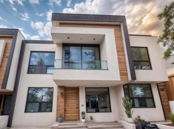 Casa de 4 habitaciones, Querétaro · Casa en Venta en El Refugio, 4ta Recánara en Pb, 3.5 Baños, Jardín, Equipada!