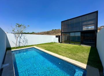 Casa de 2 habitaciones, Cuernavaca · Casas en Cuernavaca con Alberca Privada y Amplio Jardín