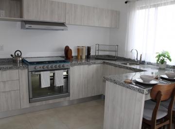 Casa · 121m² · 3 Recámaras · 2 Estacionamientos · Casa en Condominio en Ziré en Venta Baja de Precio!