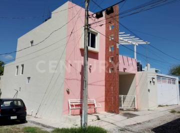 Casa · 150m² · 3 Recámaras · 6 Estacionamientos · Se Vende Casa en San Isidro, Villa de Alvarez, Col.