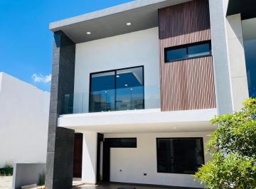 Casa · 254m² · 4 Recámaras · 2 Estacionamientos · Casa - Cascatta