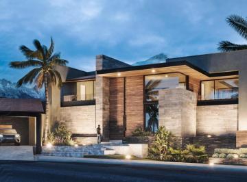 Casa · 700m² · 5 Recámaras · 3 Estacionamientos · Casa en Venta Fraccionamiento Sierra Alta, Monterrey