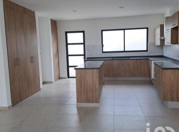 Casa · 193m² · 4 Recámaras · 2 Estacionamientos · Casa en Venta Queretaro El Refugio Bojai