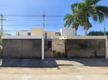 Casa de 4 habitaciones, Mérida · Casa en Venta en Merida Yucatan San Ramon