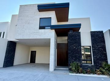 Casa de 5 habitaciones, Saltillo · Casa en Venta con Equipamiento Completo Al Norte de Saltillo