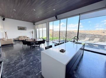 Casa de 4 habitaciones, El Marqués · Venta. Casa con Roof, 4 Recámaras, Cuarto de Servicio, Alberca - Zibatá