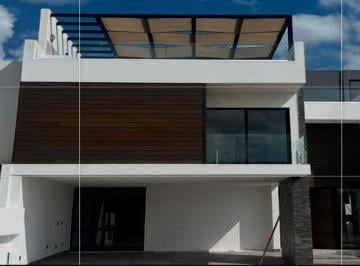 Casa · 256m² · 3 Recámaras · 2 Estacionamientos · Casa en Venta Residencial Mayorca, León, Guanajuato