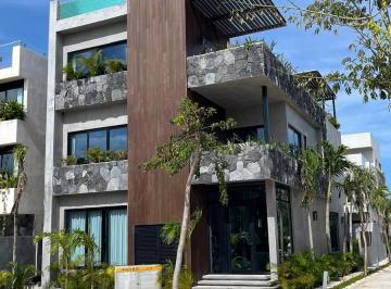 Casa · 467m² · 6 Recámaras · Casa en Una Super Privada con Mirador a La Jungla - Amenidades!
