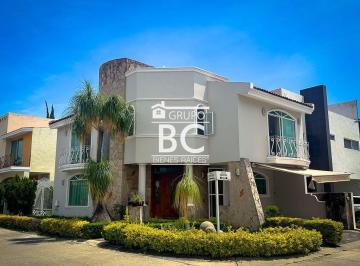 Casa · 212m² · 3 Recámaras · 2 Estacionamientos · Casa en Venta en del Pilar Residencial