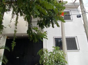 Casa · 110m² · 3 Recámaras · 1 Estacionamiento · Renta de Casa Centrica en Cuernavaca